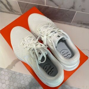 Nike Run Defy Women’s running sneakers